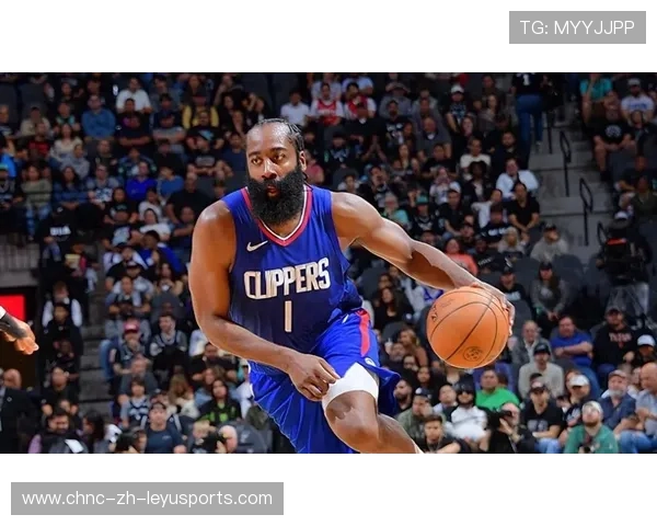 哈登突破节奏回暖,多次将防守晃开两米