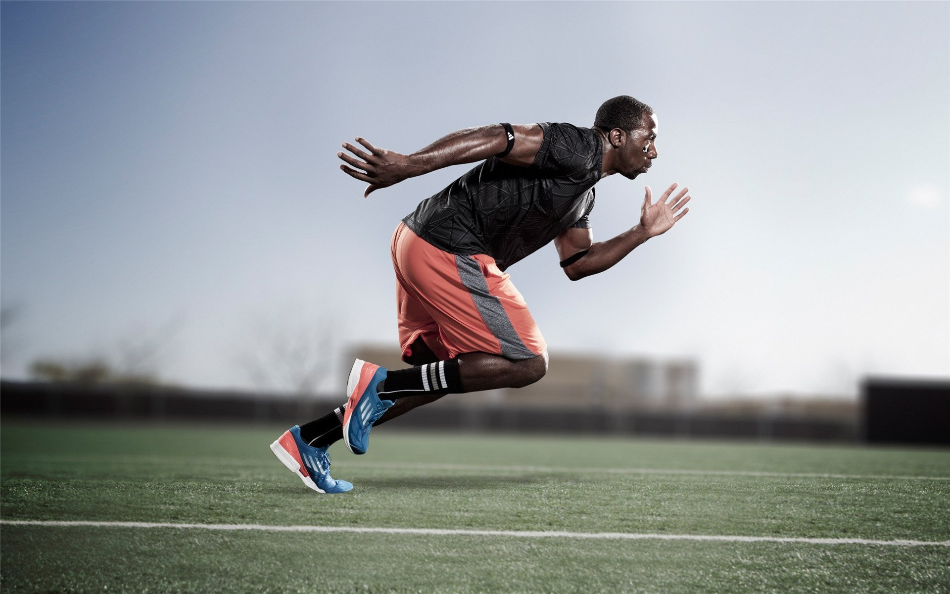 PSG战术反复调整难以找到突破口